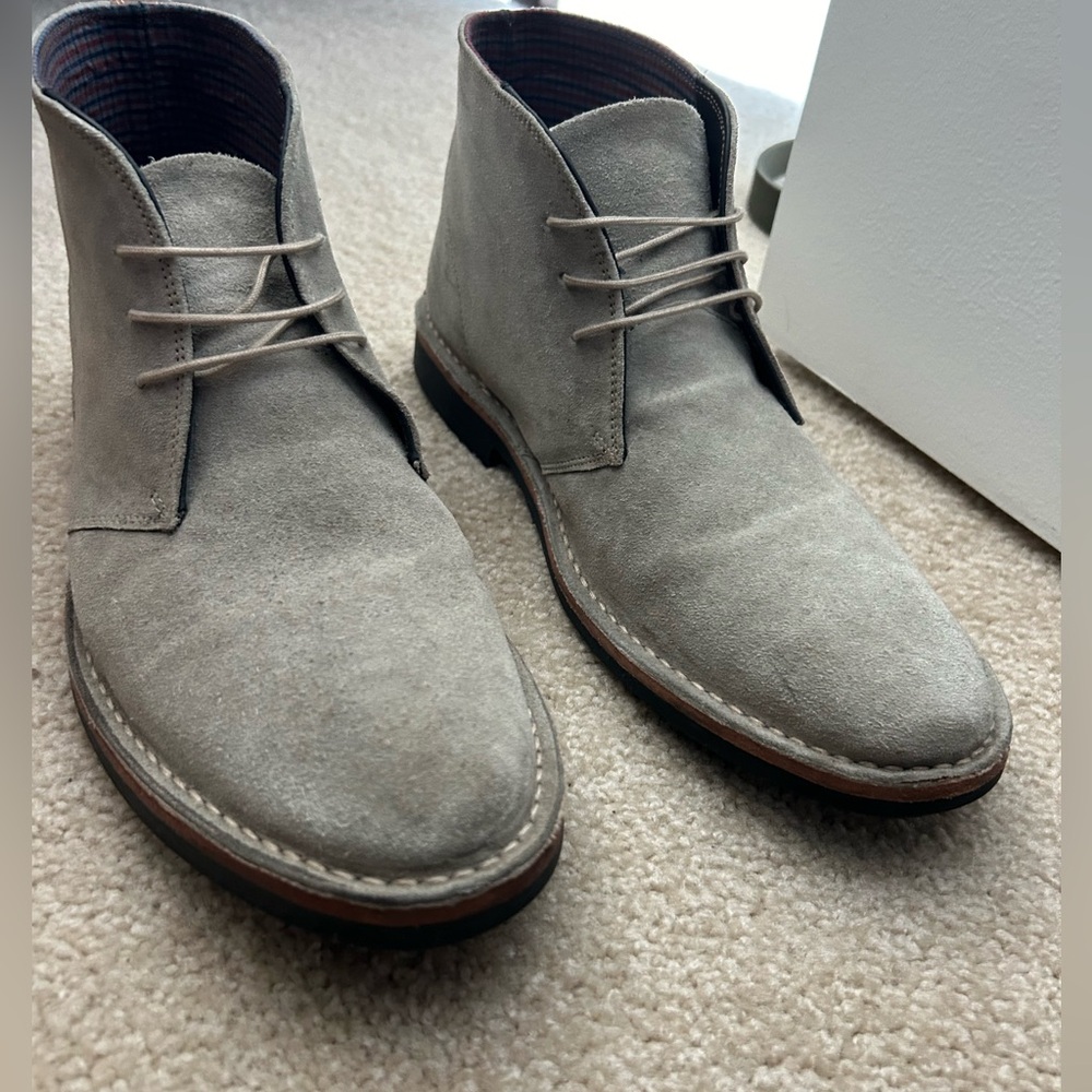 Men’s suede Ben Sherman chukka boot